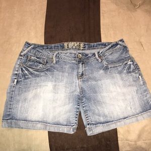 Women’s denim shorts size 17